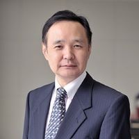 山本 寛 氏