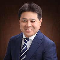 福田　俊夫氏