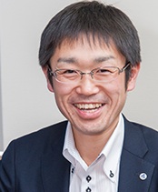 中野 智哉 氏