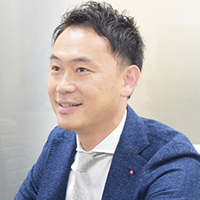 鈴村 賢治氏