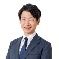 山本遼氏