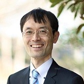 丸岡　晶氏