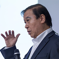 山口 岳男氏