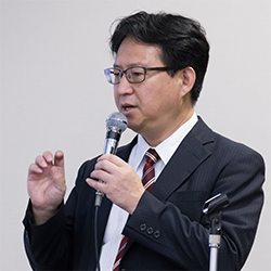 岩本 隆氏