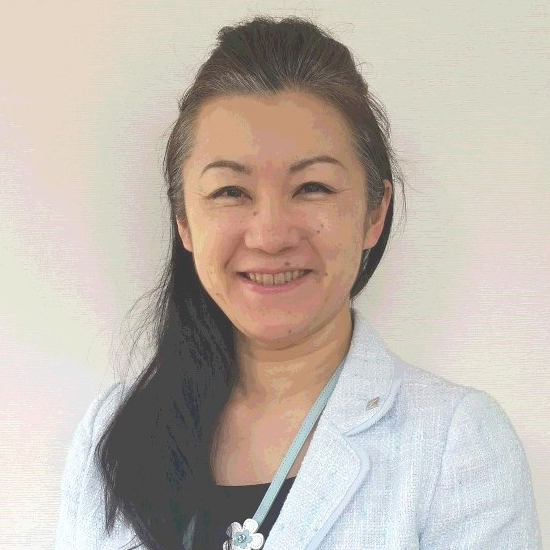 美野　佳美氏