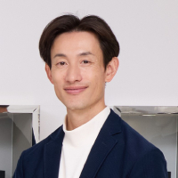 浦山 晴央氏